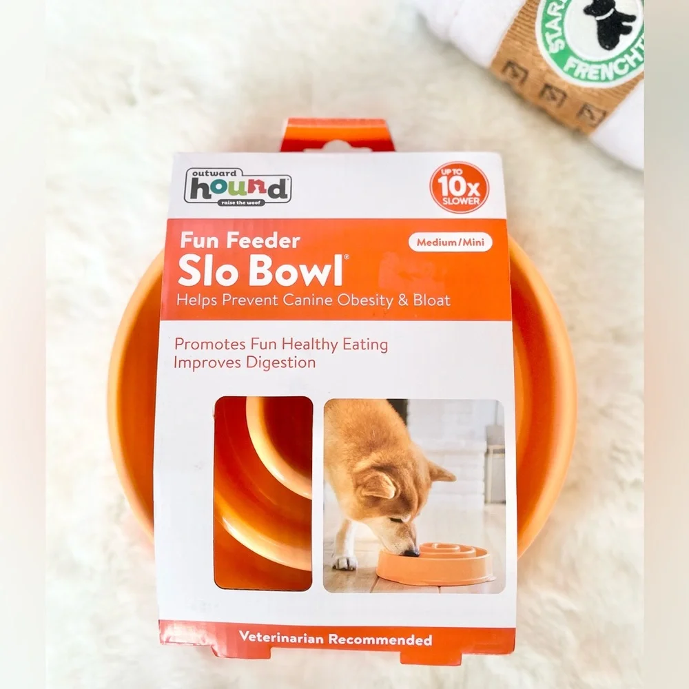 🐶New with tags FUN FEEDER SLO BOWL HELPS PREVENT CANINE OBESITY & BLOAT SZ MED